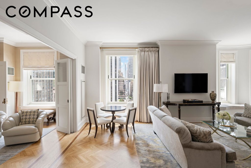 1 Central Park South, Unit 915 photo 5