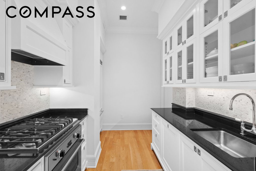 1 Central Park South, Unit 915 photo 18