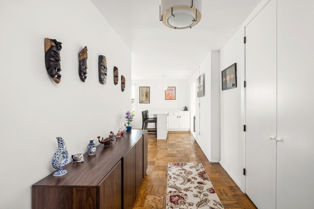 240 East 35th Street, Unit 9B photo 6