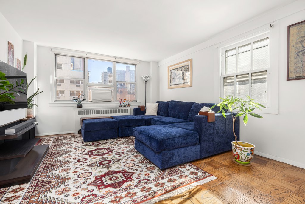 240 East 35th Street, Unit 9B photo 8