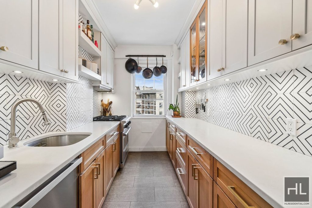 180 Cabrini Boulevard, Unit 8384 photo 9