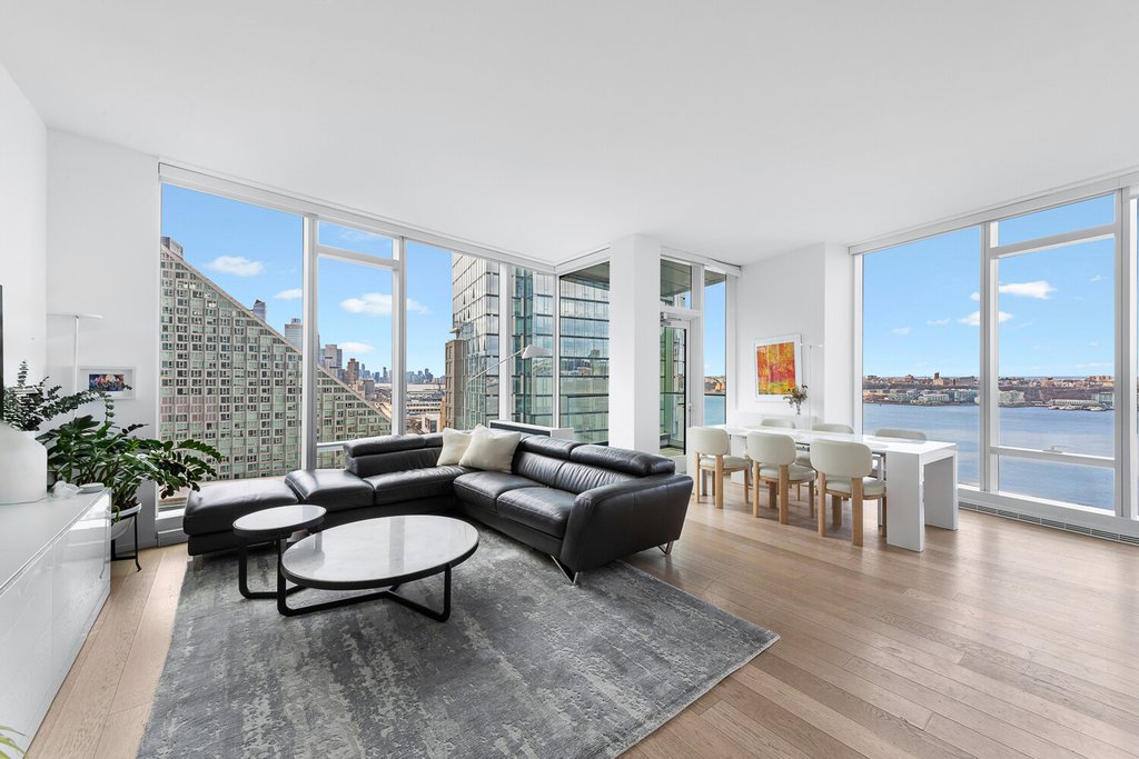 30 Riverside Boulevard, Unit 21M photo 2