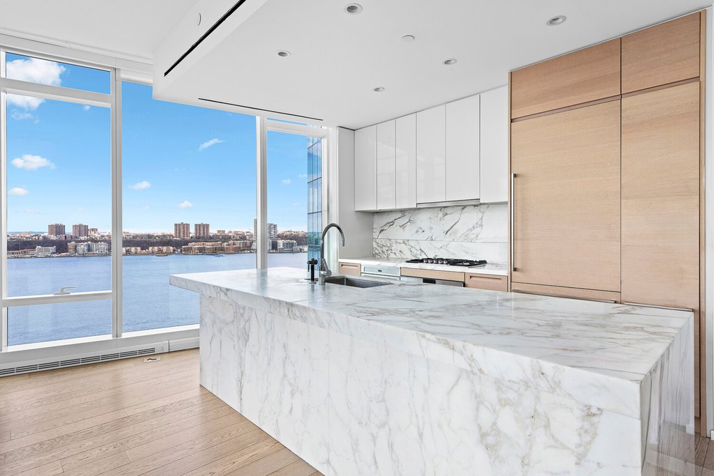 30 Riverside Boulevard, Unit 21M photo 4