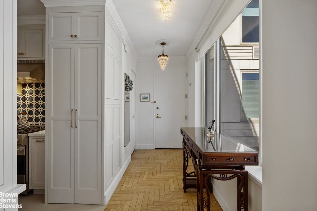 200 Riverside Boulevard, Unit 15I photo 5