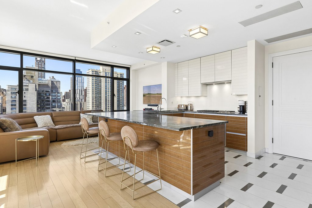 170 East End Avenue, Unit 16A photo 4