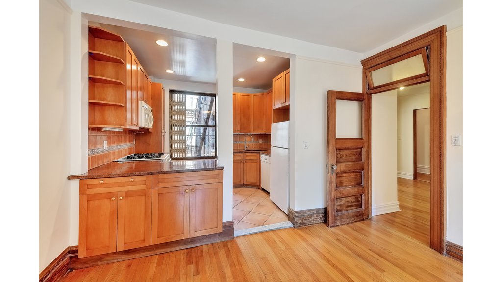 311 West 97th Street, Unit 6W photo 3