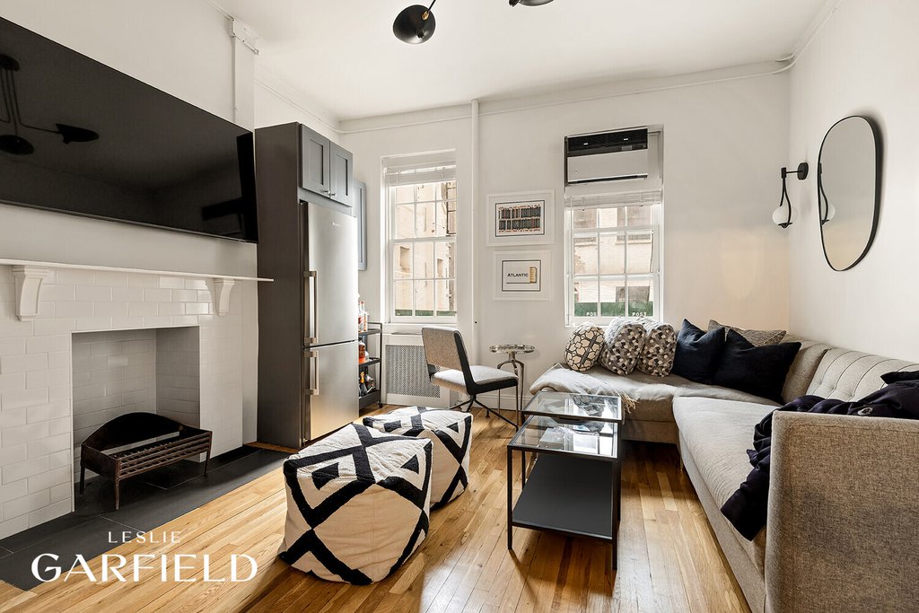 15 Gay Street – For Sale photo 4