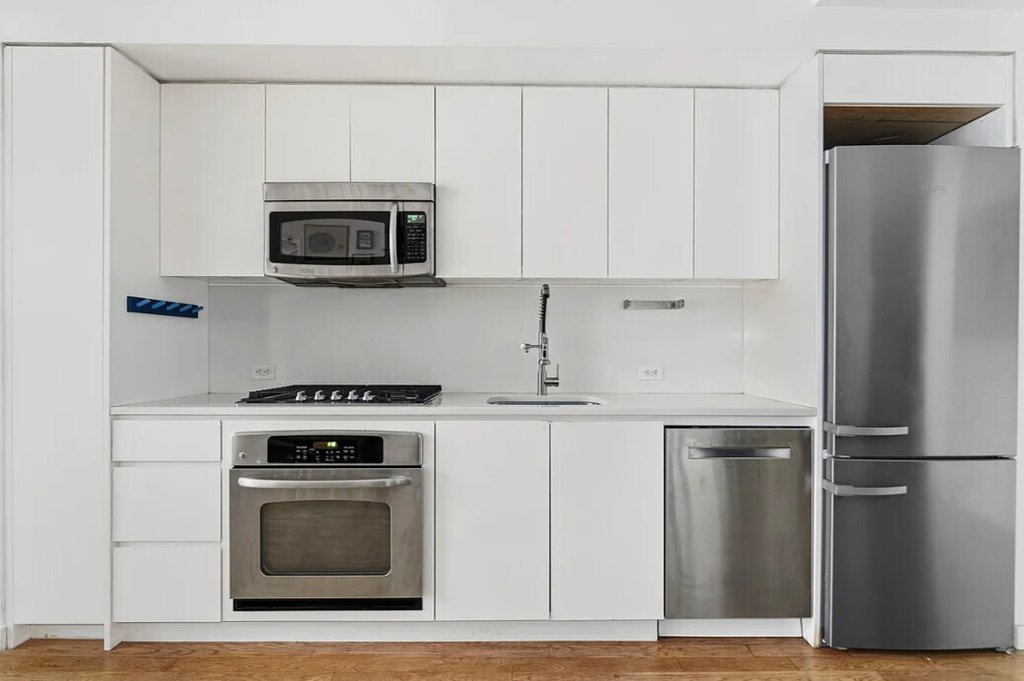 90 William Street, Unit 8H photo 3