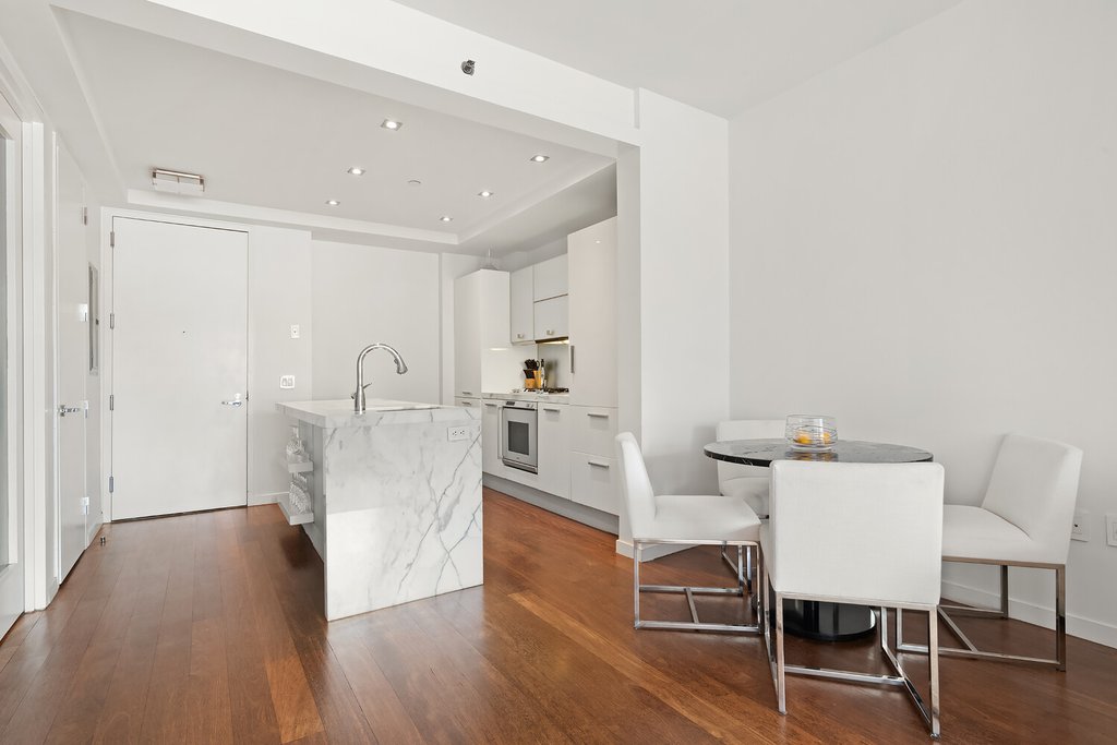 444 West 19th Street, Unit 502 photo 4