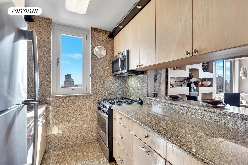 200 East 89th Street, Unit 30D photo 5