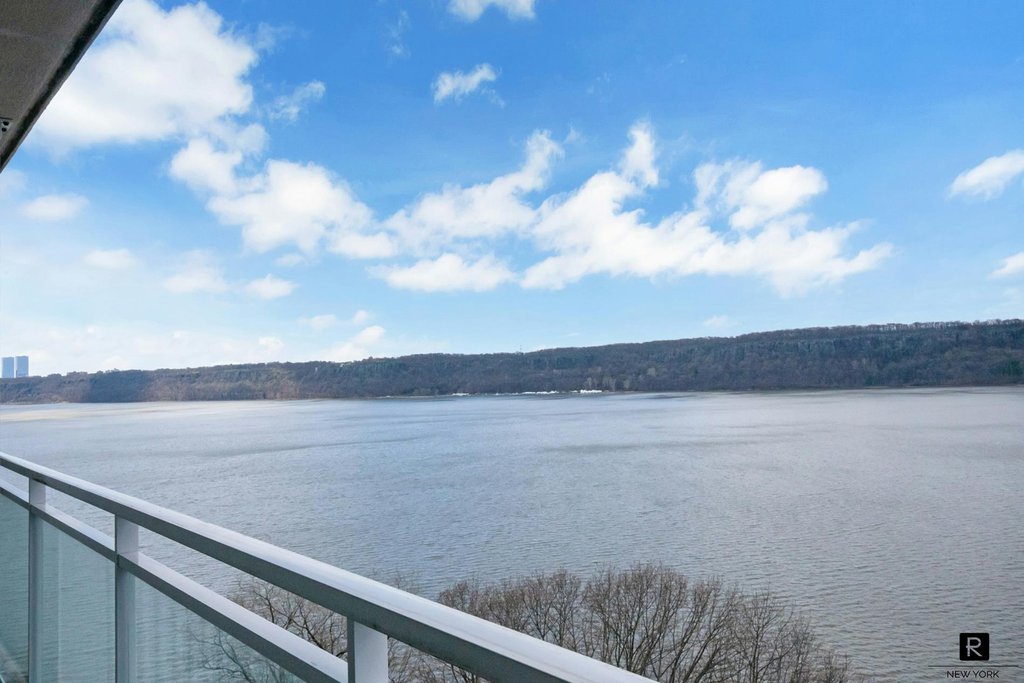 2575 Palisade Avenue, Unit 10E