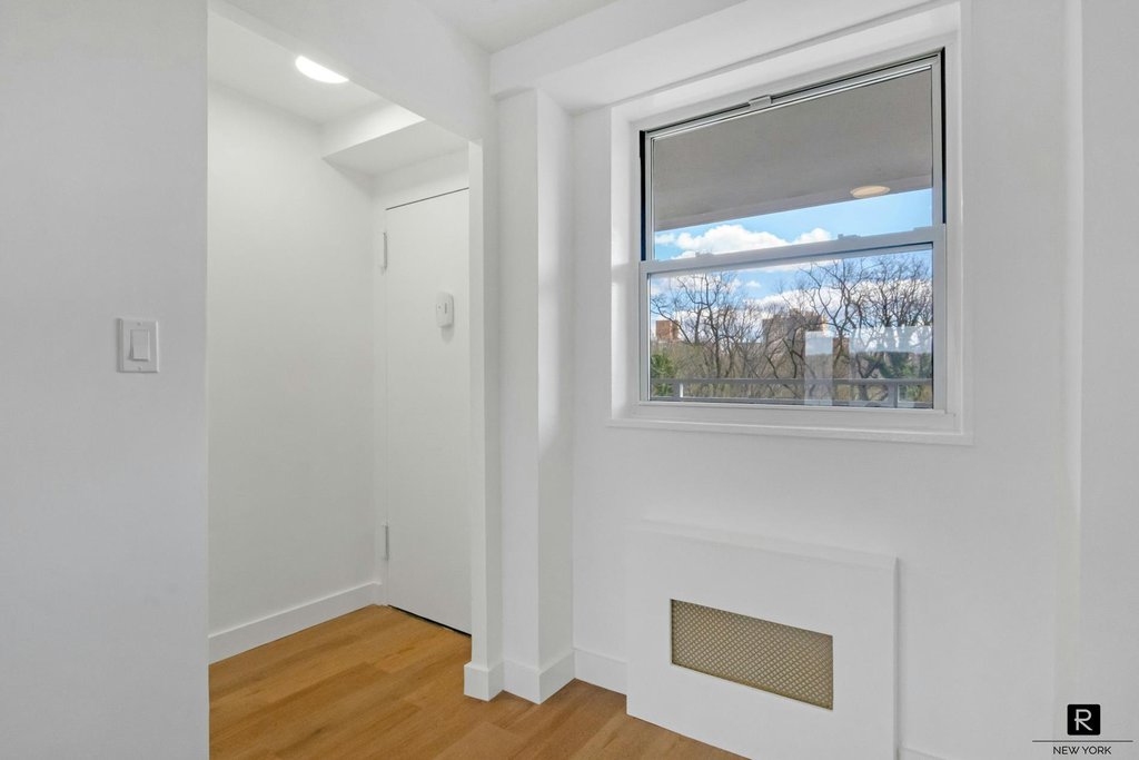 2575 Palisade Avenue, Unit 10E photo 5