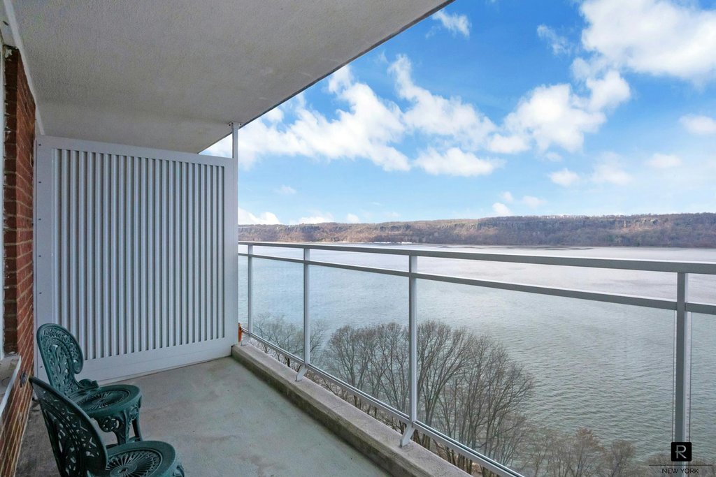 2575 Palisade Avenue, Unit 10E photo 12