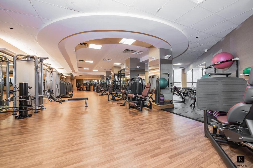 415 East 37th Street, Unit 10K photo 12