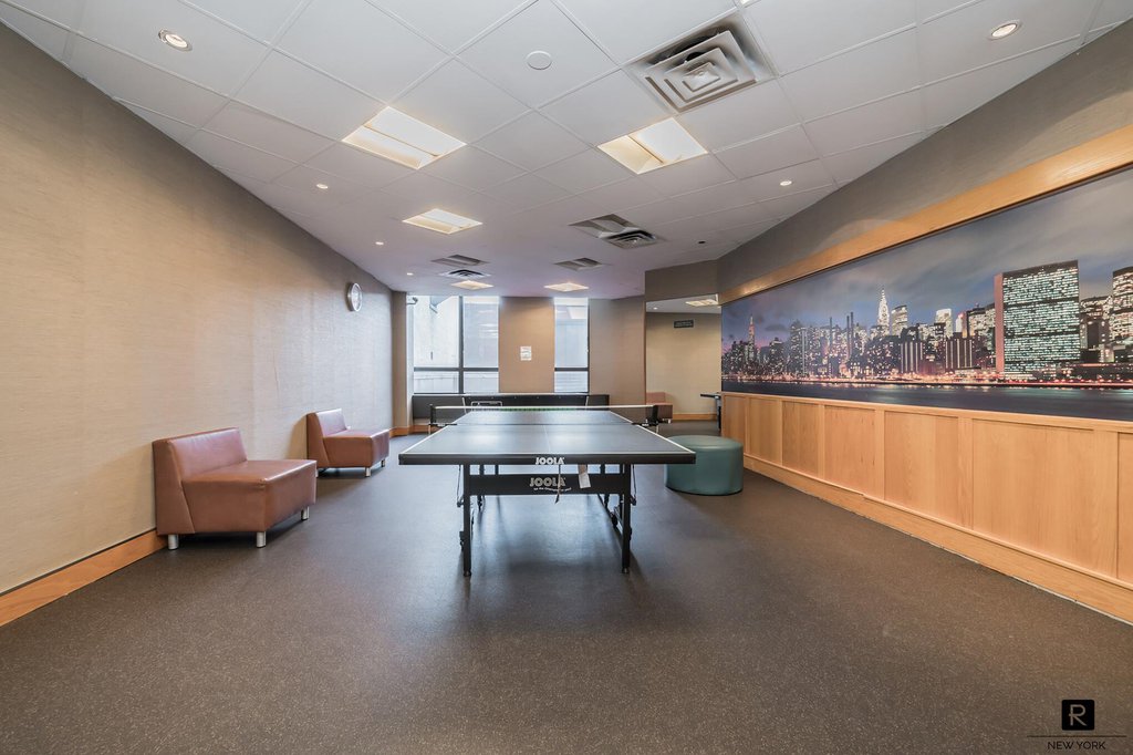 415 East 37th Street, Unit 10K photo 15