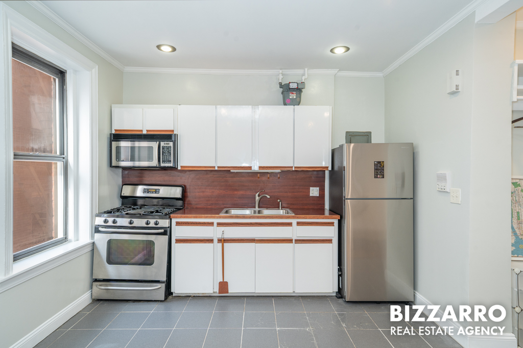 828 Gerard Avenue, Unit 3H photo 3