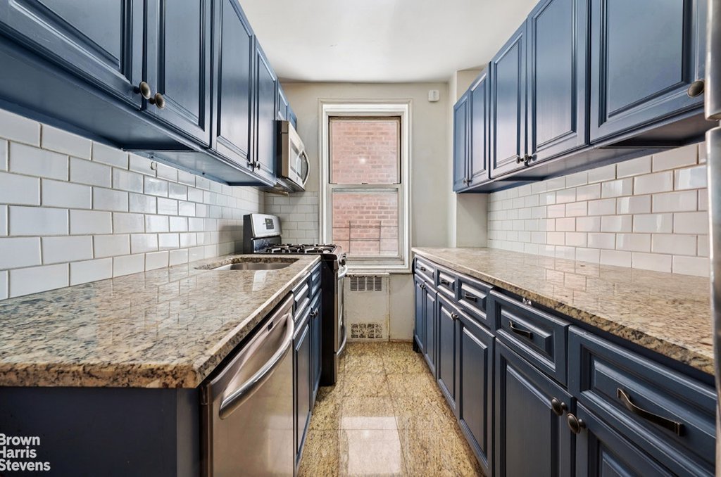 330 Haven Avenue, Unit 1B photo 9