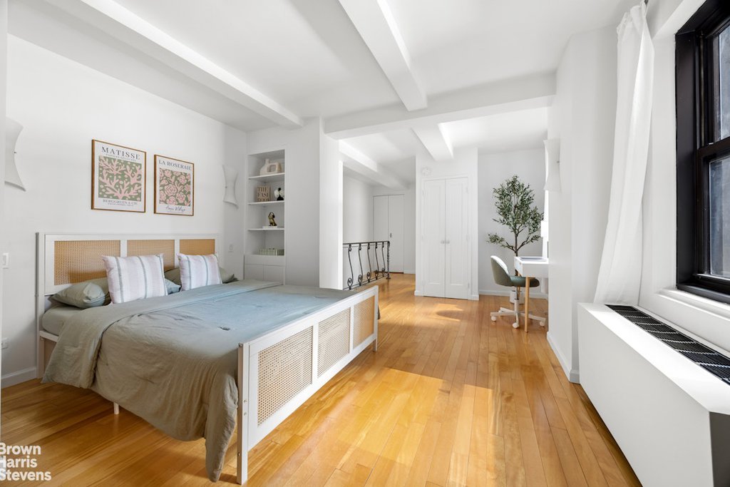 235 East 49th Street, Unit 5D photo 5