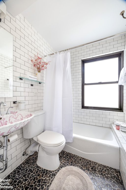 235 East 49th Street, Unit 5D photo 7