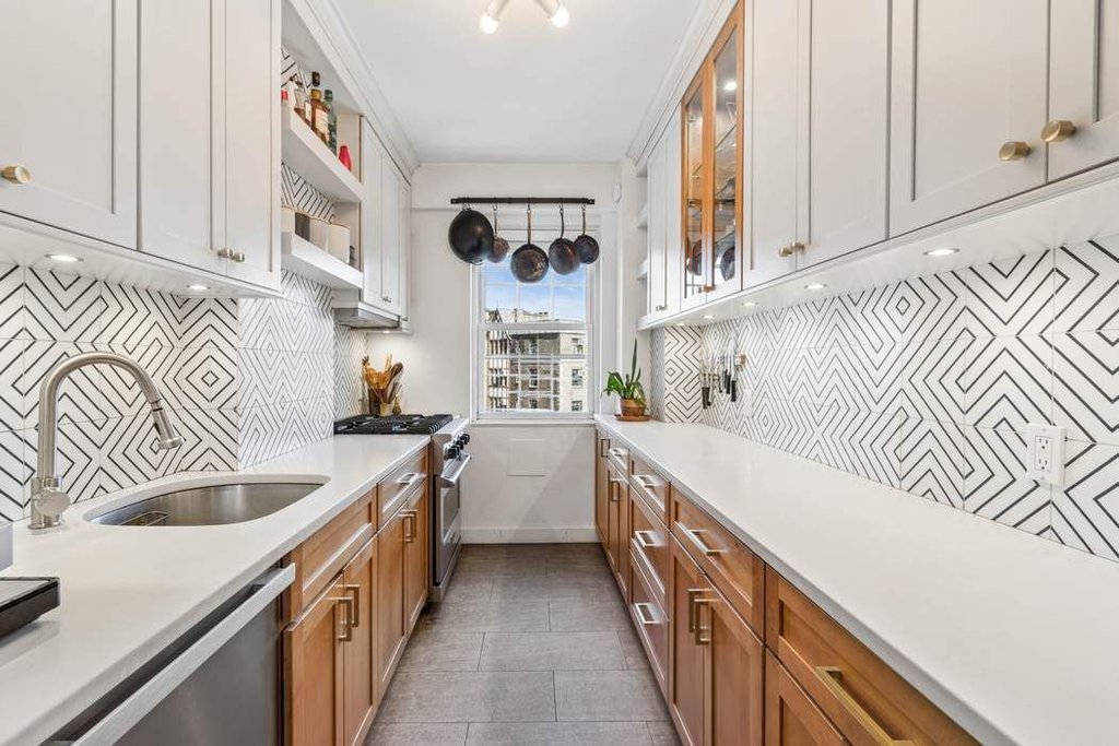 180 Cabrini Boulevard, Unit 84 photo 9