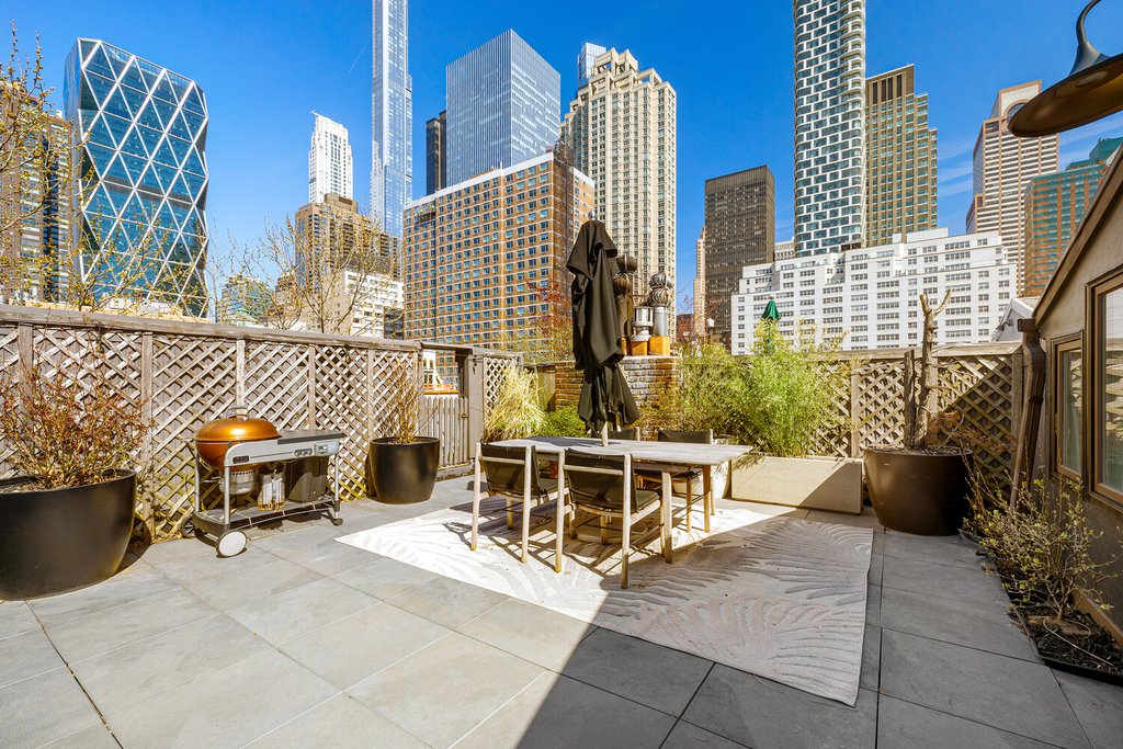 325 West 52nd Street, Unit PHD photo 2