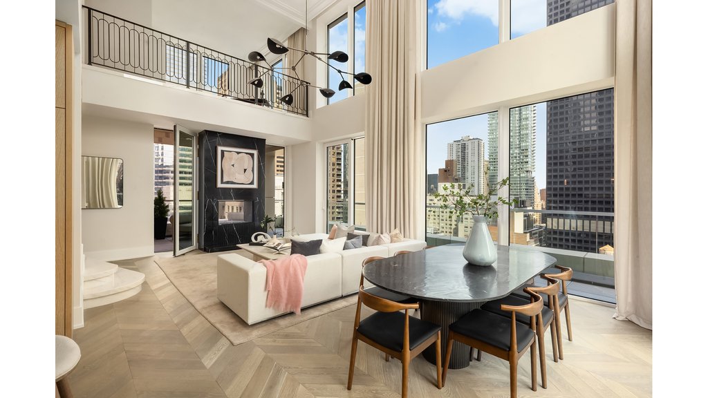 660 Lexington Avenue, Unit PHA