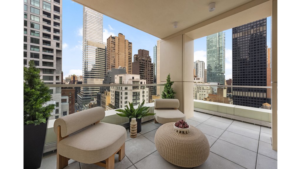 660 Lexington Avenue, Unit PHA photo 10