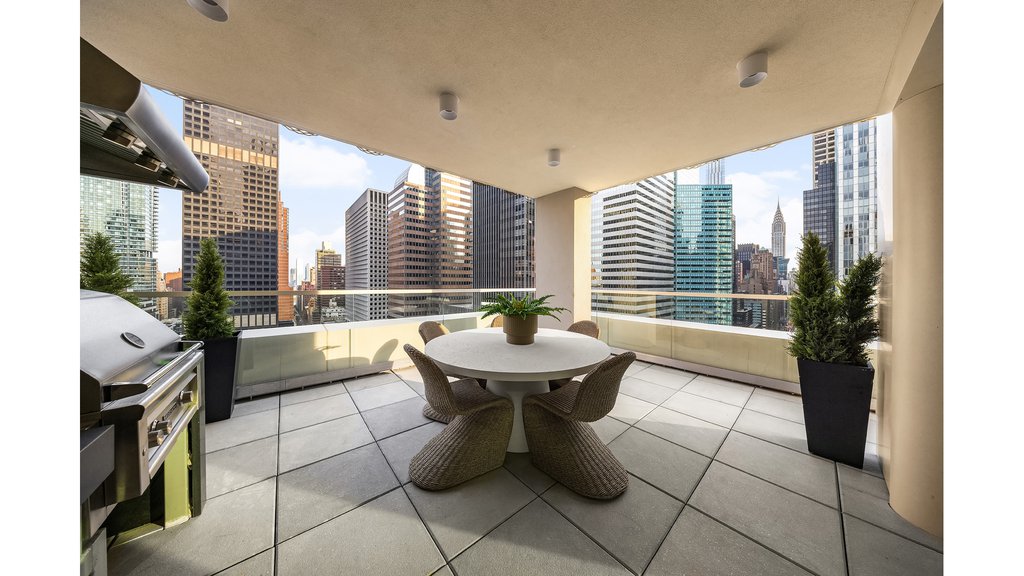 660 Lexington Avenue, Unit PHA photo 23