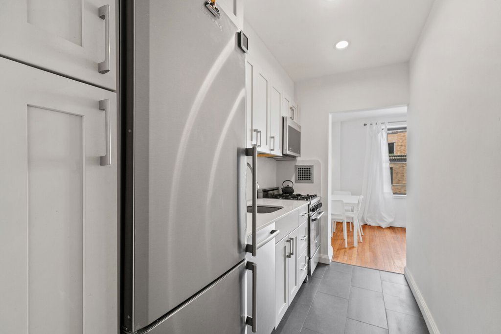 330 East 70th Street, Unit 6D photo 6