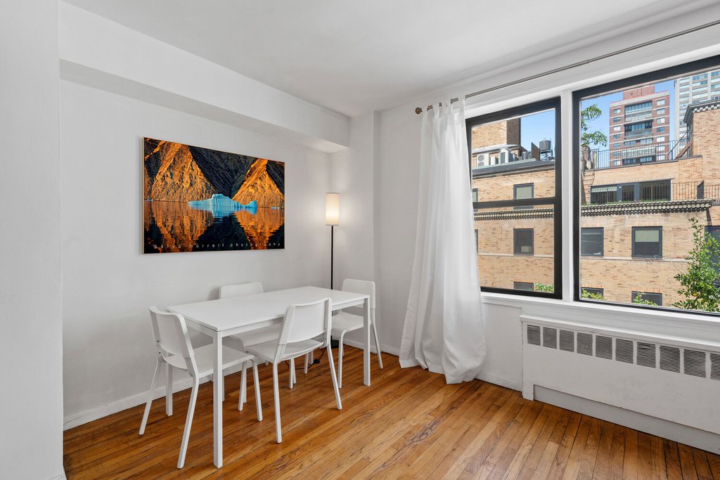 330 East 70th Street, Unit 6D photo 3