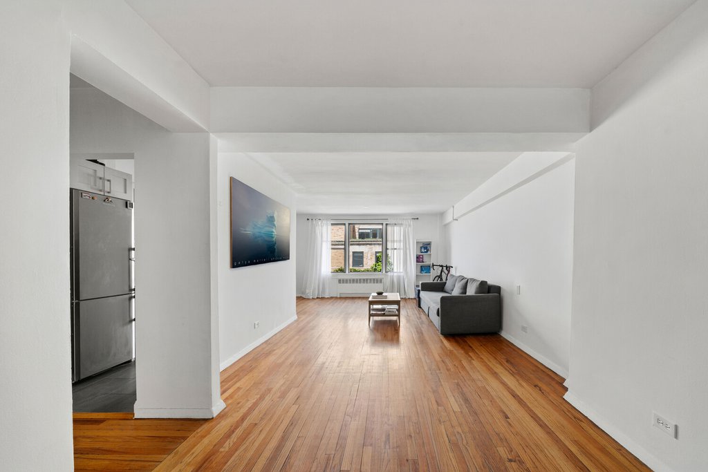 330 East 70th Street, Unit 6D photo 4