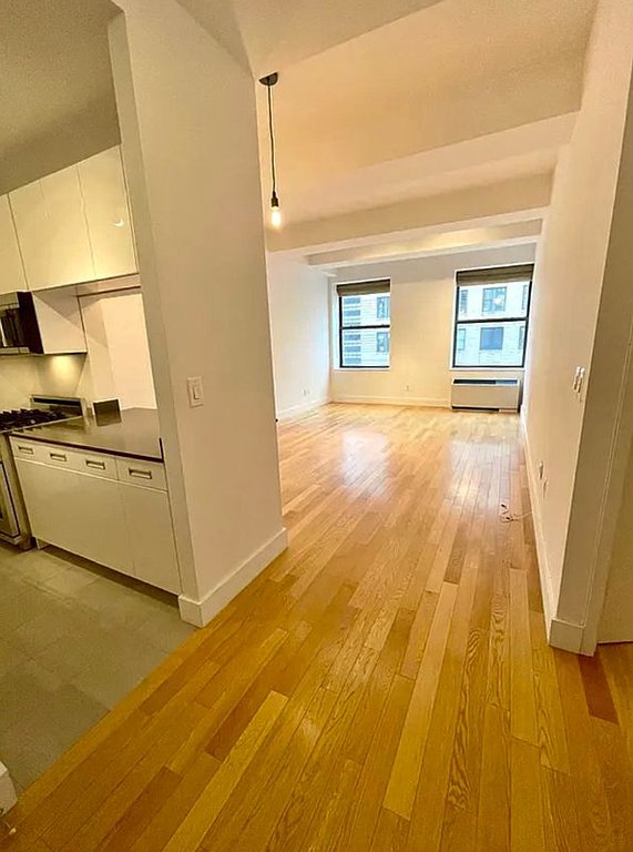 99 John Street, Unit 2207 photo 4