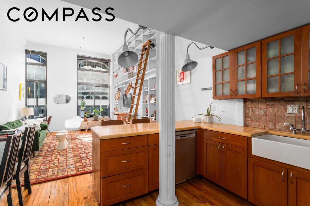 67 East 11th Street, Unit 518 photo 10