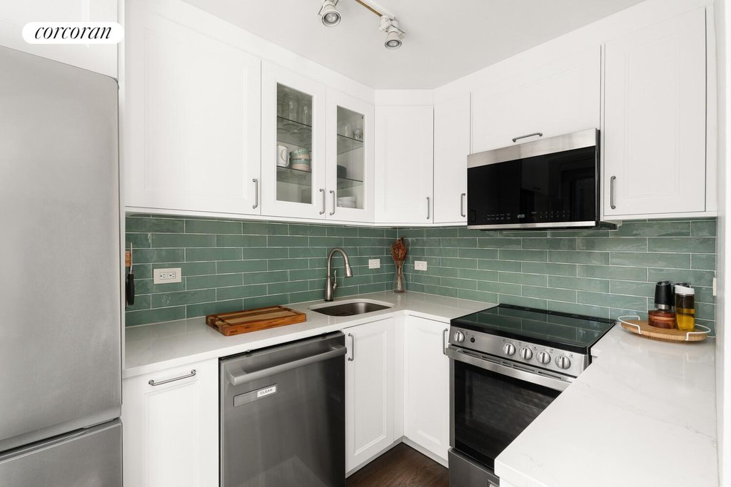 1065 Park Avenue, Unit 7D photo 2