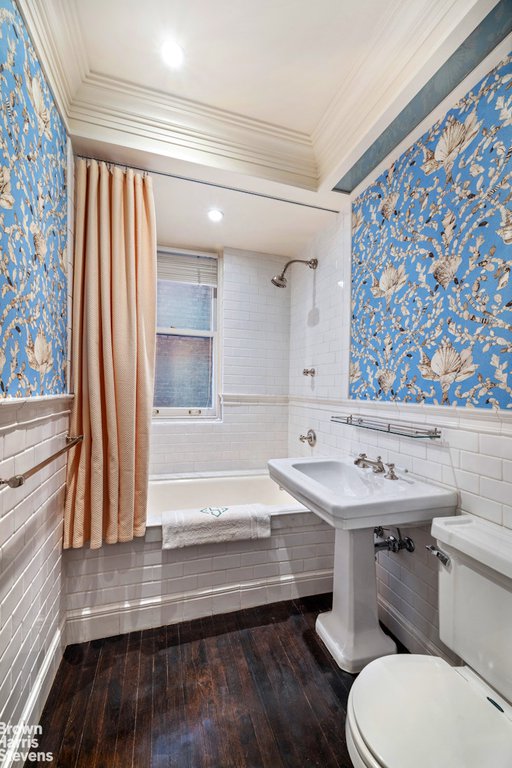 14 Sutton Place South, Unit 6F photo 5