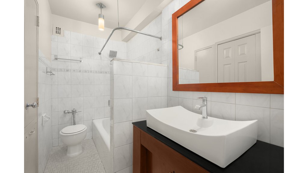 166 East 61st Street, Unit 4D photo 5