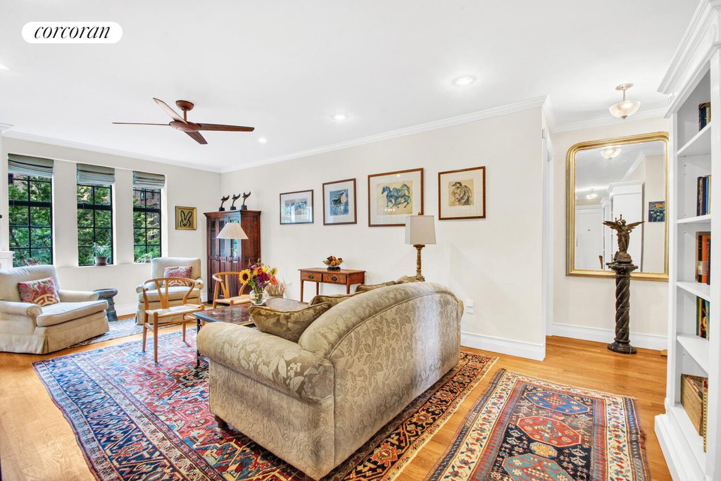 116 Pinehurst Avenue, Unit M31 photo 2