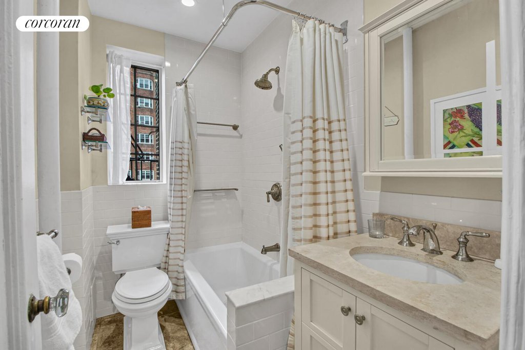 116 Pinehurst Avenue, Unit M31 photo 10