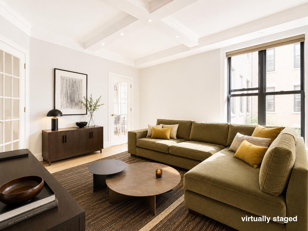 114 East 84th Street, Unit 6B photo 2