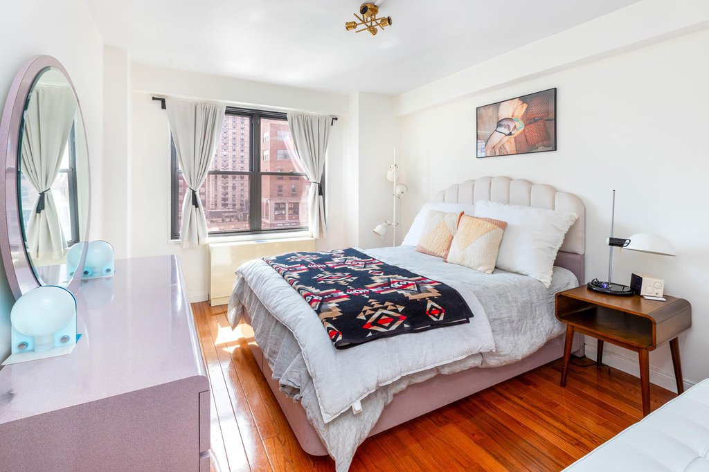 120 East 90th Street, Unit 16B photo 9