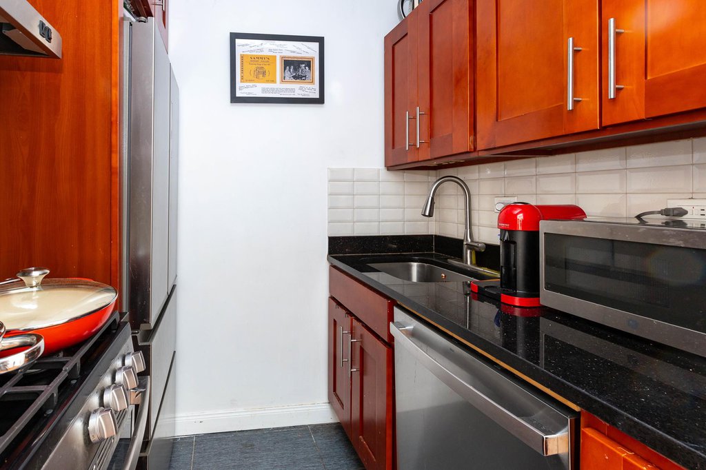 120 East 90th Street, Unit 16B photo 8