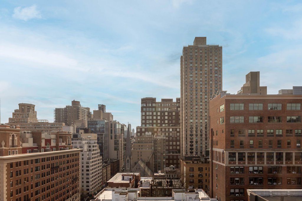 120 East 90th Street, Unit 16B photo 4