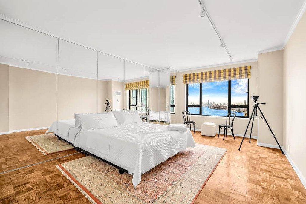 425 East 58th Street, Unit 42G photo 4