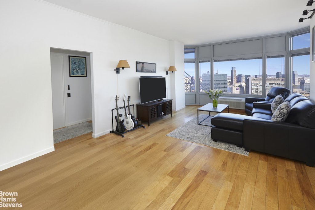 200 East 32nd Street, Unit 32A photo 2
