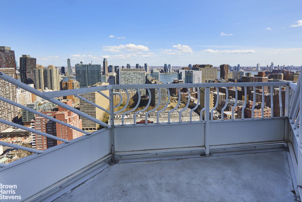 200 East 32nd Street, Unit 32A photo 8