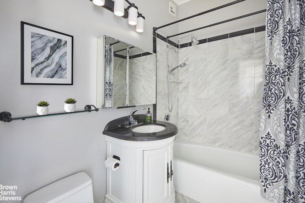 200 East 32nd Street, Unit 32A photo 10