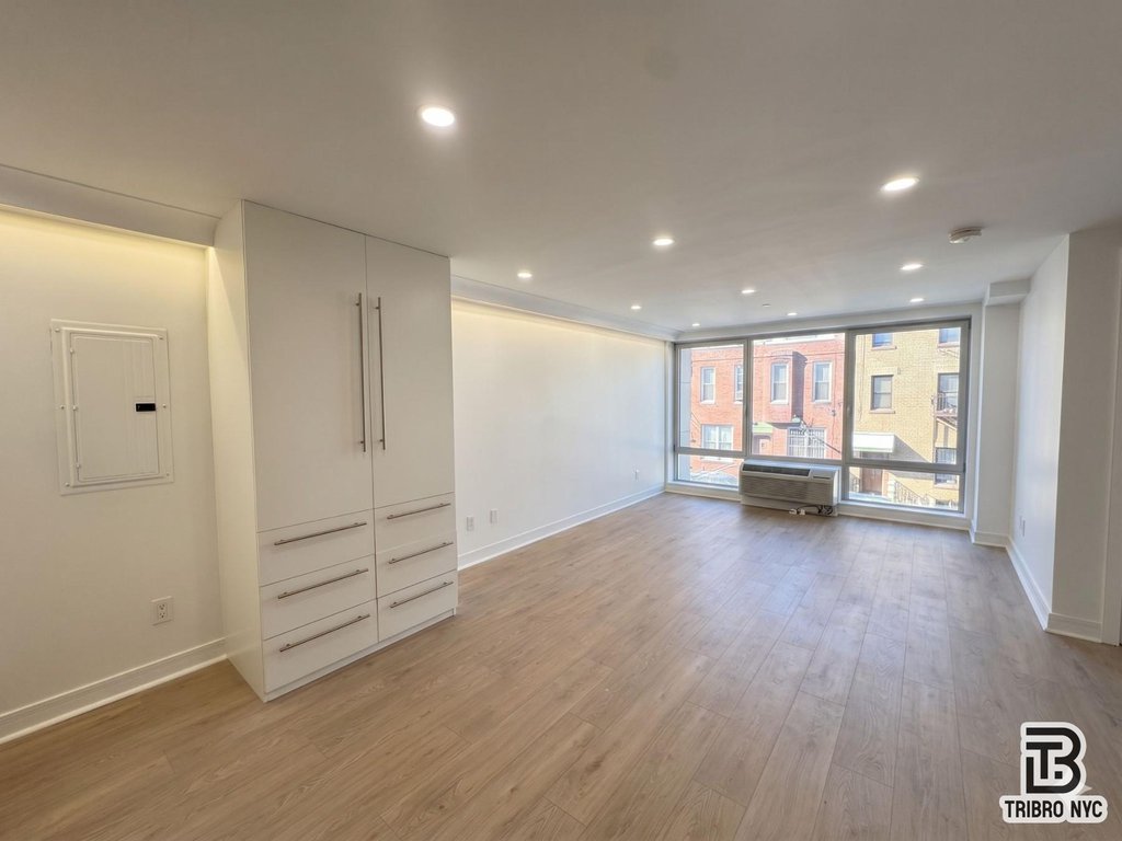 184 Eagle Street, Unit 2D photo 3