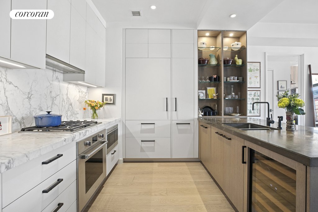 438 East 12th Street, Unit 6C photo 4