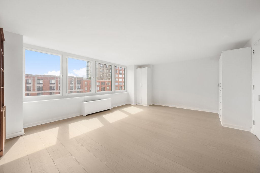 333 Rector Place, Unit 907 photo 8