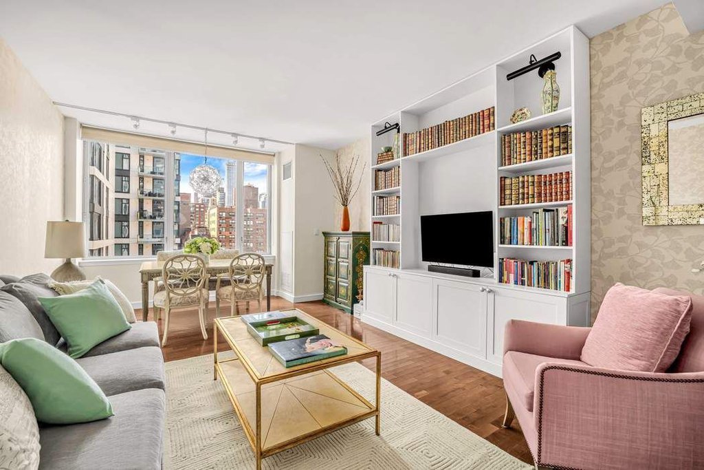 225 East 34th Street, Unit 12C
